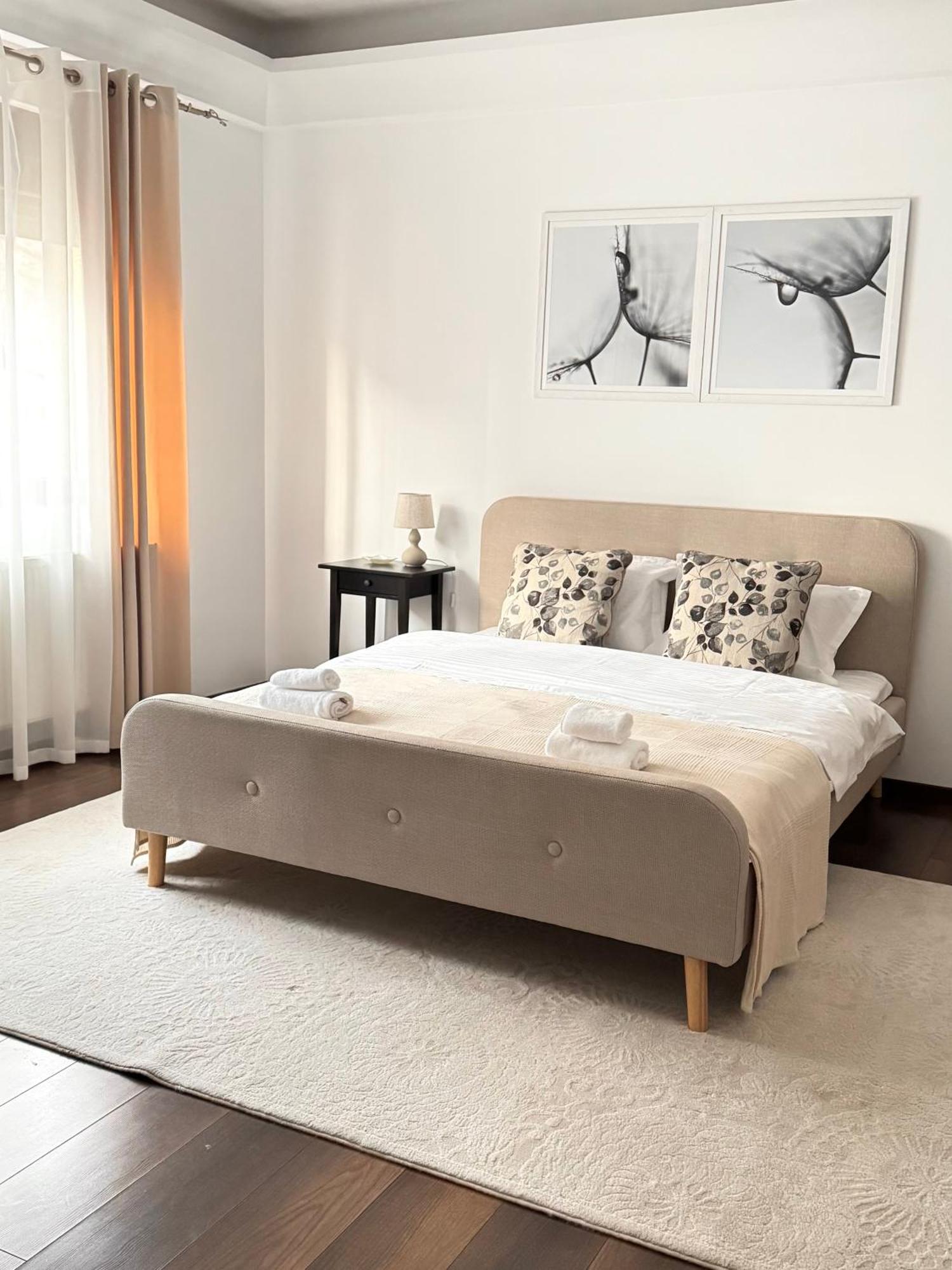 Apartament By The Park